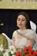 Karisma Kapoor at women empowerement event organised by Mumbai police in Bhaidas Hall, Mumbai on 11th Feb 2013 (72).JPG